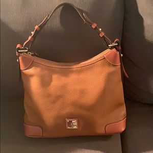 Dooney and Bourke Hobo Shoulder Bag- A CLASSIC 👜